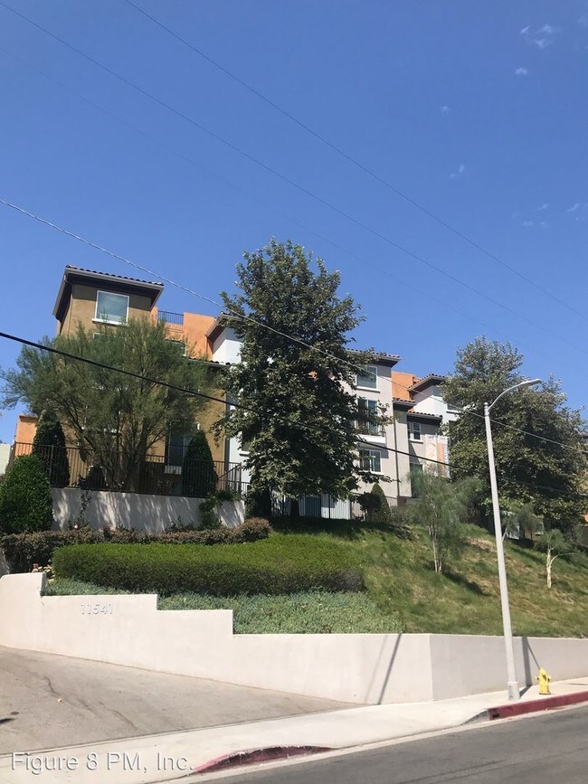 Primary Photo - 11541 Blucher Ave