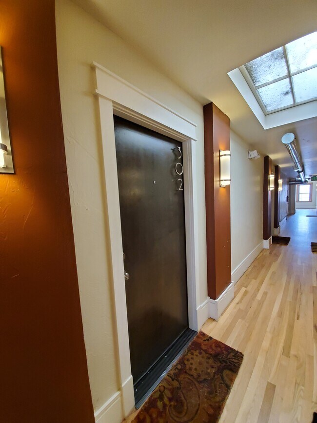 Building Photo - 740 N Sherman St