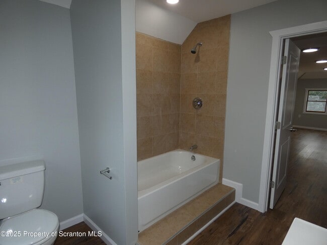 Building Photo - 620 Sanderson Ave