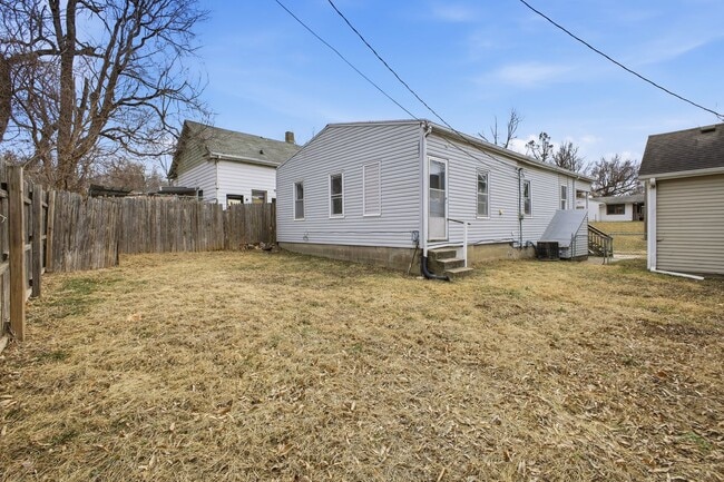 Building Photo - Cozy 3-Bedroom, 1-Bath Single-Family Home – 1,104 sq ft