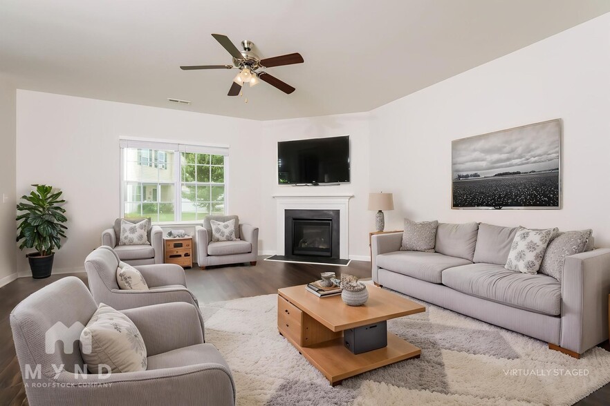 Building Photo - 700 Rose Mallow Dr