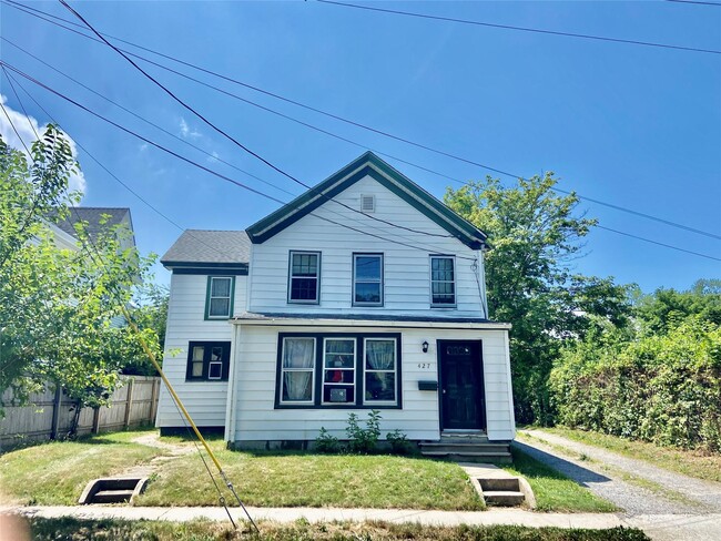 Primary Photo - 427 4th St