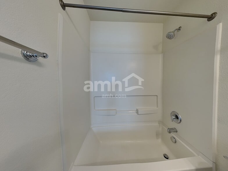 Building Photo - 3713 Winter Sun Dr