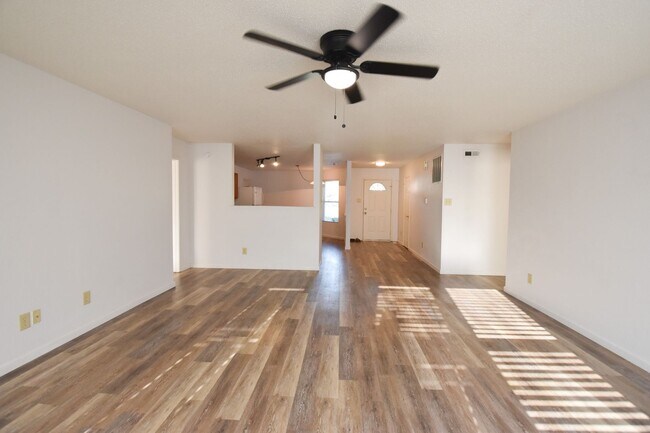Building Photo - 551 Runnymede Ct