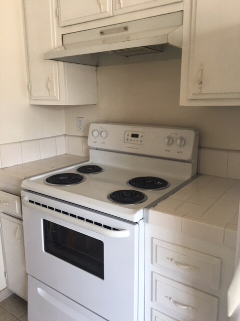 Building Photo - 117 Catamaran St