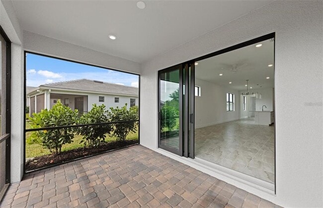 Building Photo - 18928 Indian Rock Pl