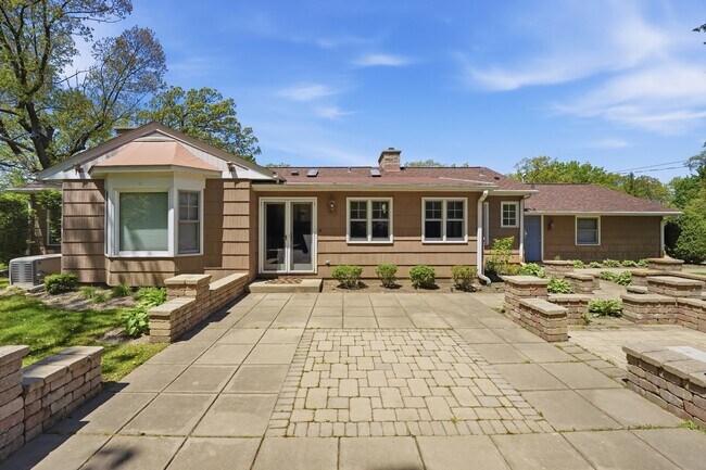 Building Photo - 29 Brookdale Ln