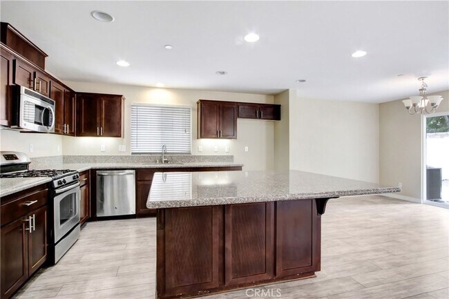 Building Photo - 1335 Comfrey Leaf Dr