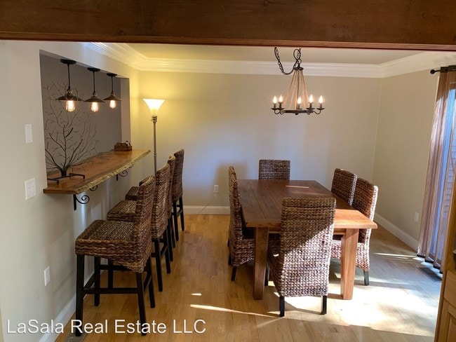 Building Photo - 596 Mountain Rd