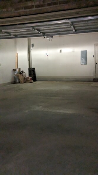 Building Photo - 1036 Tracey Ln