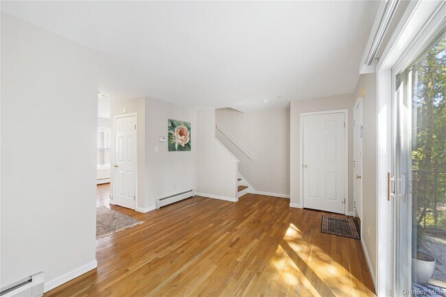 Building Photo - 110-112-112 S Broadway