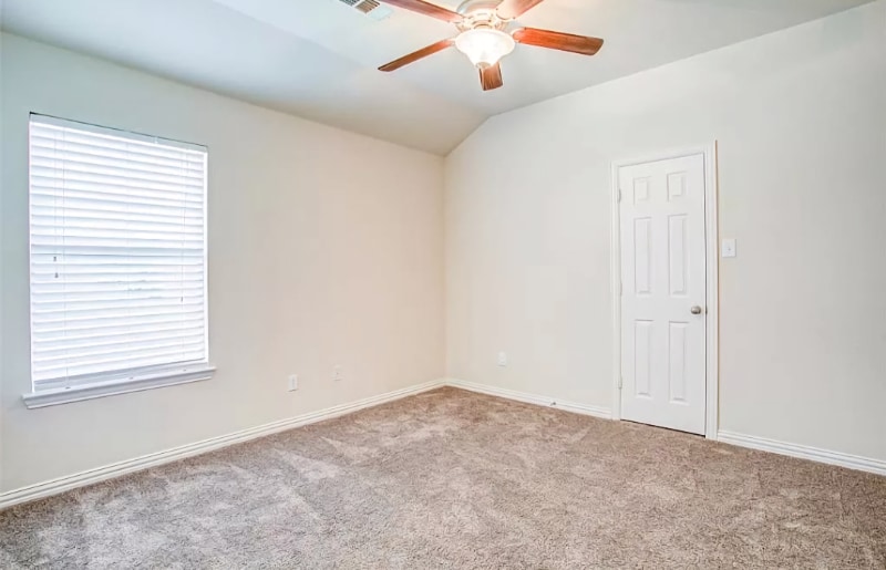 Building Photo - 1208 Shamrock Dr