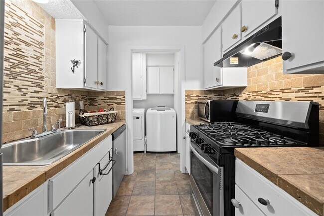 Building Photo - 101 Clearday Dr