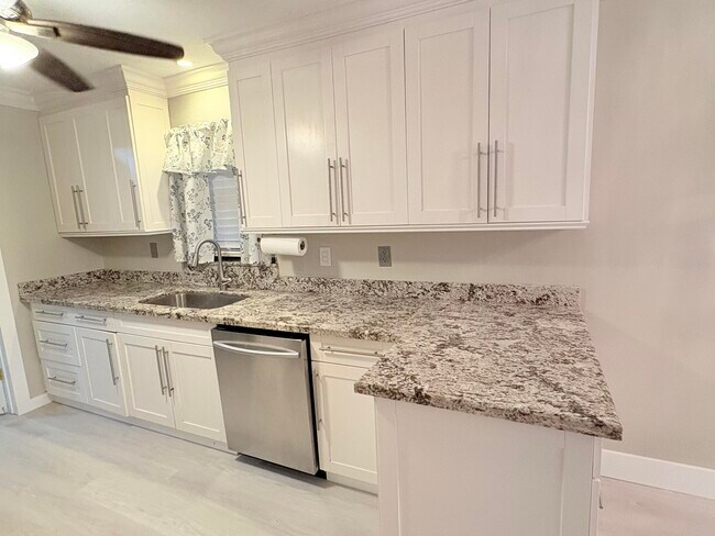 Building Photo - 1520 N 25th Ave