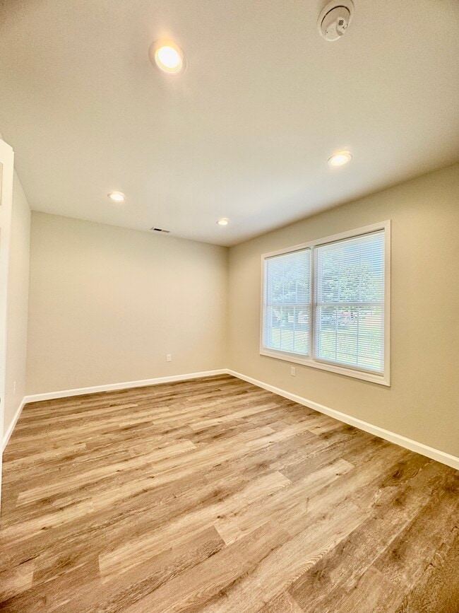 Building Photo - 96 Duncan Ln