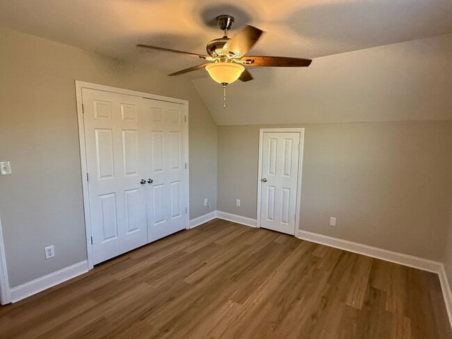 Building Photo - Three bedroom, 2 bath house in Elon