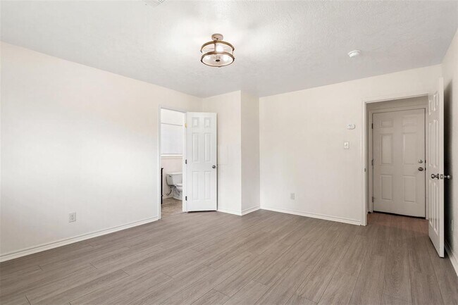 Building Photo - 11218 Sageview Dr