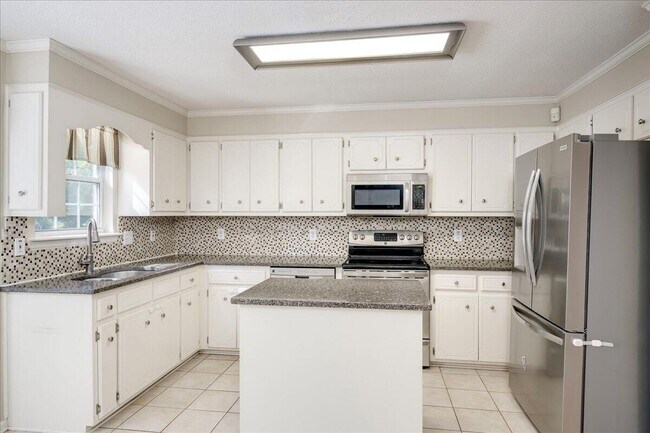 Building Photo - 3892 Beaver Brook Dr