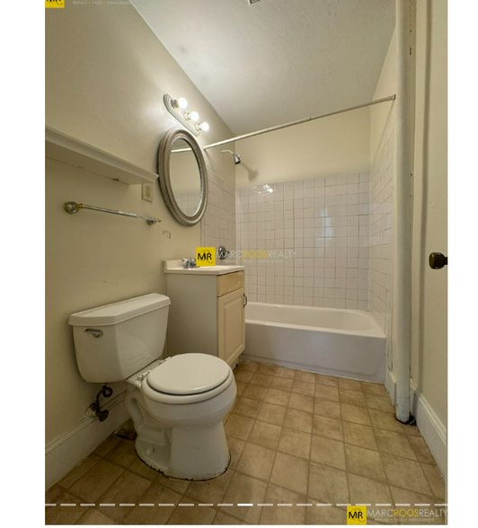 Building Photo - 591 Beacon St