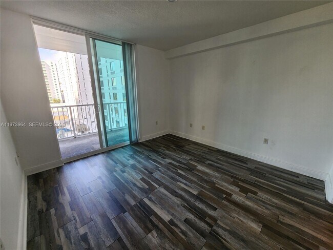 Building Photo - 1250 S Miami Ave