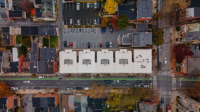 Building Photo - Charming One-Bedroom Apartment in Downtown Lancaster