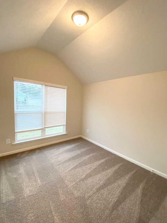 Building Photo - 2067 Boyer Pl