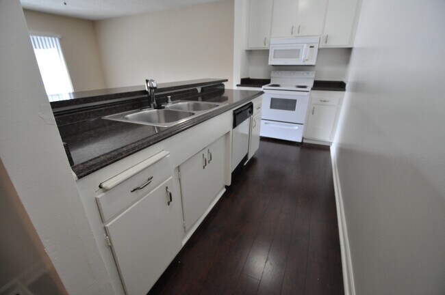 Building Photo - 4414 Woodman Ave