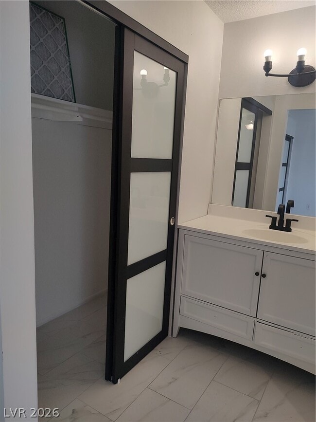 Building Photo - 2005 E Oakey Blvd