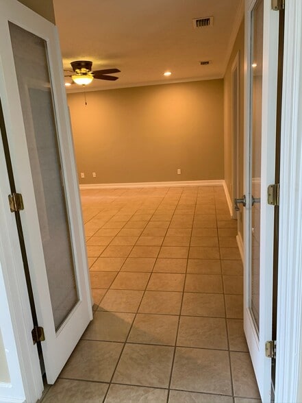 Building Photo - 2338 Briarwood Pl