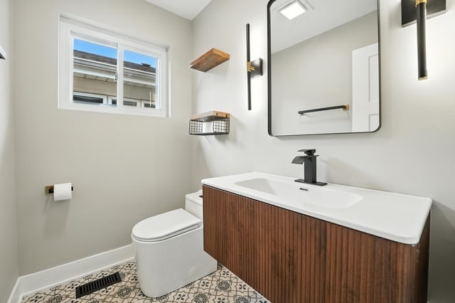 Building Photo - 7441 N Oriole Ave