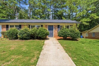 Building Photo - 432 Charleston Ln
