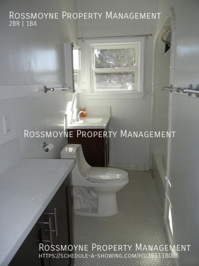 Building Photo - 516 E Palmer Ave