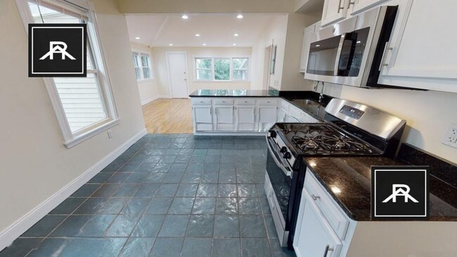 Building Photo - 4 bedroom in Cambridge MA 02140