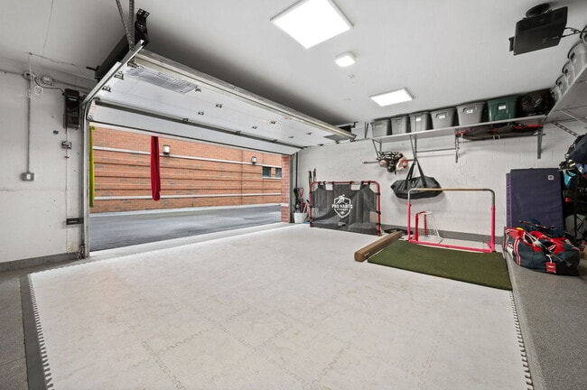 Building Photo - 232 E 18th St