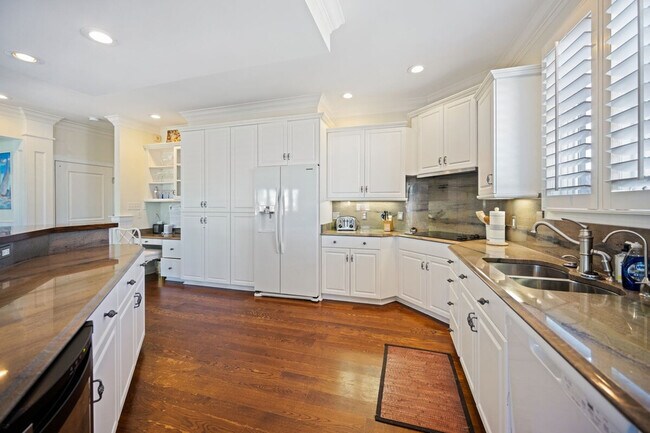 Building Photo - 221 Ocean Park Loop