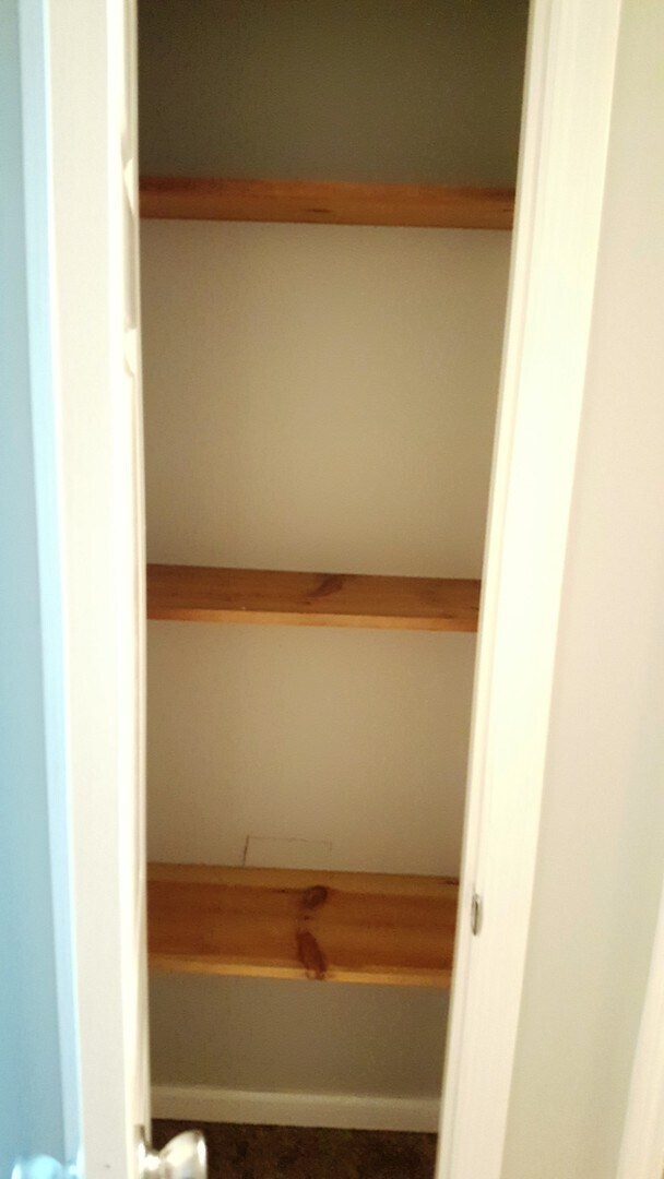 Building Photo - 8 - Hamilton Place