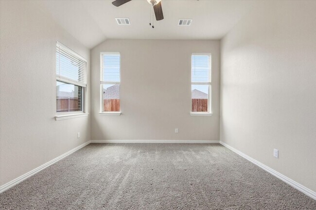 Building Photo - 3916 Ford Dr