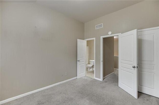 Building Photo - 314 Oakland Hills Way