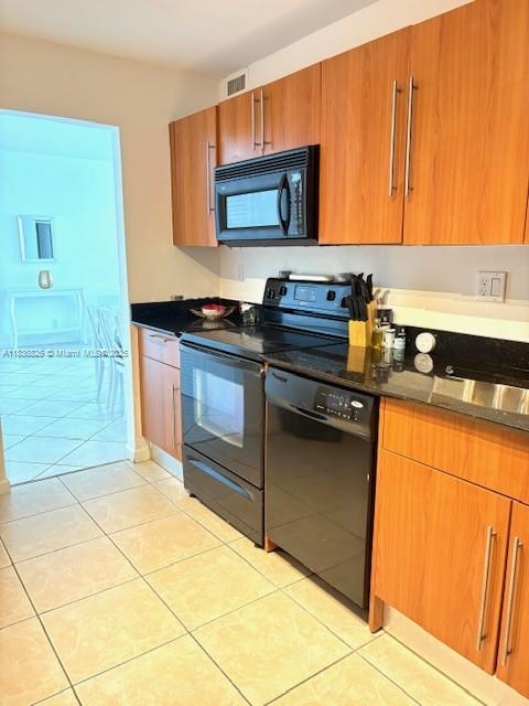 Building Photo - 3001 S Ocean Dr