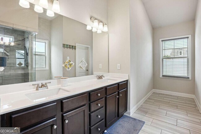 Building Photo - 106 Logan Pass Dr