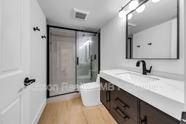 Building Photo - 908 Harold Dr