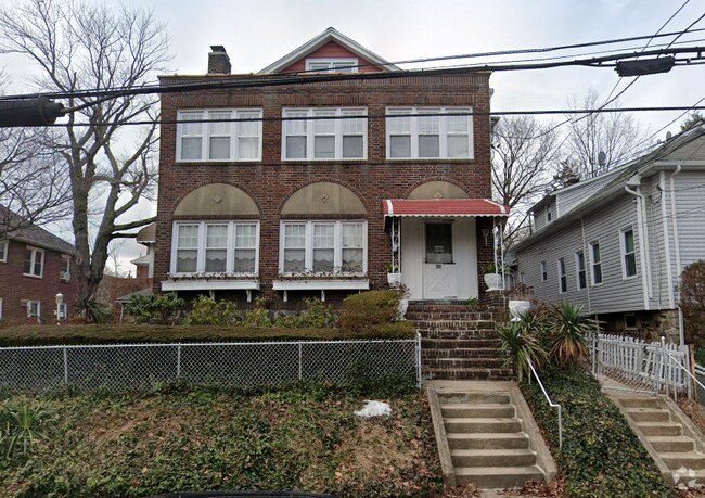 Building Photo - 320 S 9th Ave