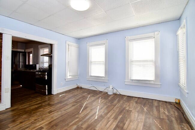 Building Photo - 425 Taylor St