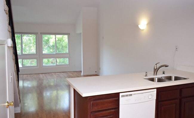 Building Photo - GRANTVILLE 1BR 1BA TOWNHOUSE - UPGRADED KITCHEN + BATH, AC, PET FRIENDLY, ASSIGNED PARKING, POOL,...