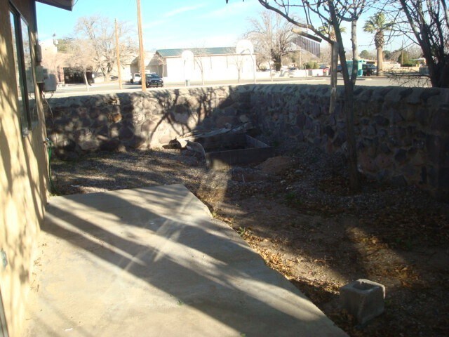 Building Photo - Cute Townhouse in Excellent Location