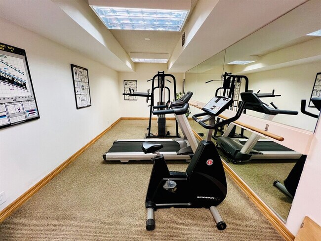 Building Photo - 6380 S Boston St