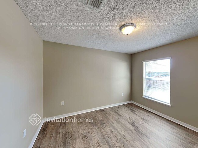 Building Photo - 10436 Opus Dr