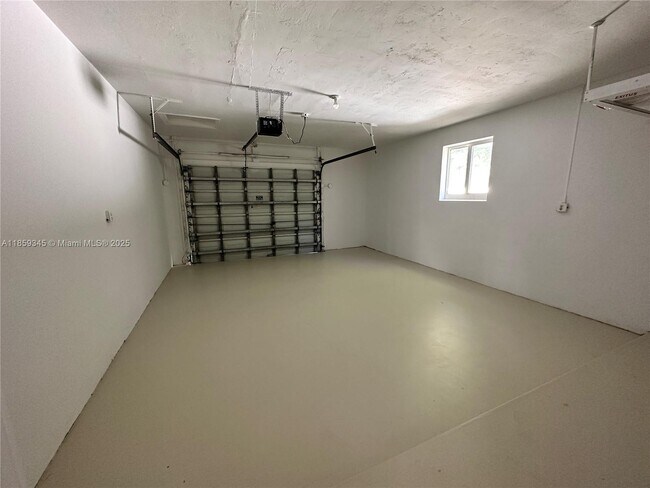 Building Photo - 4500 SW 42nd Terrace