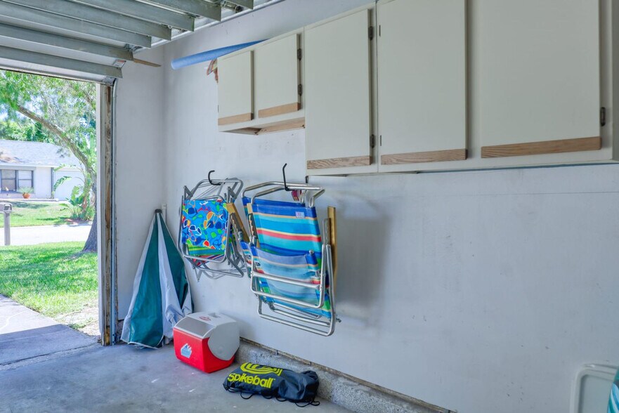 Building Photo - 6709 35th Ave W