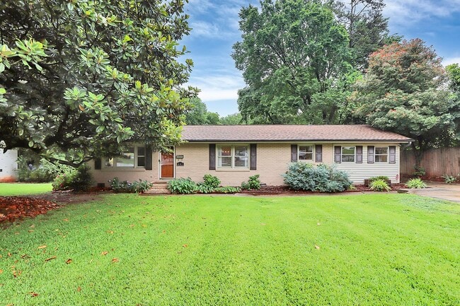Primary Photo - 441 Scaleybark Rd